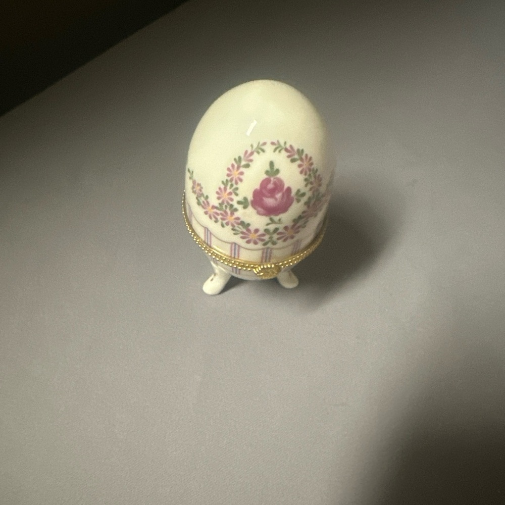 Porcelain Trinket/Jewelry Box MINT ~ Hinged ~ Standing Egg Floral